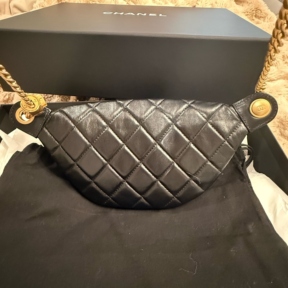 ❤️Authentic Chanel Lambskin Quilted Waist Belt Fanny Bum Bag Black & Gold ❤️ - Picture 9 of 16